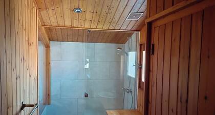 Maison idéale pour un couple avec grand jardin clos