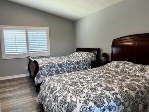 4 Schlafzimmer, Bügeleisen/Bügelbrett, kostenloses WLAN, Bettwäsche