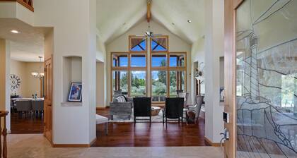 Family Retreat, Hot Tub, Basketball, Pickleball, Fire Pit, Games, Luxury Linens