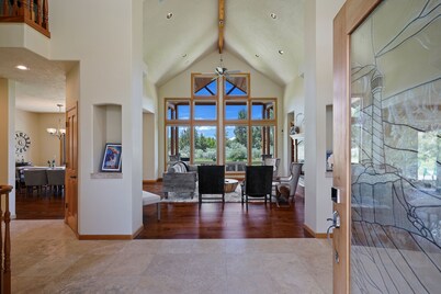 Dara Oaks - Family Retreat, Hot Tub, Basketball, Pickleball, Fire Pit, Games, Luxury Linens