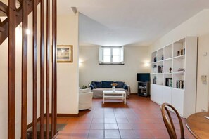 テレビ、書斎 / ワークスペース