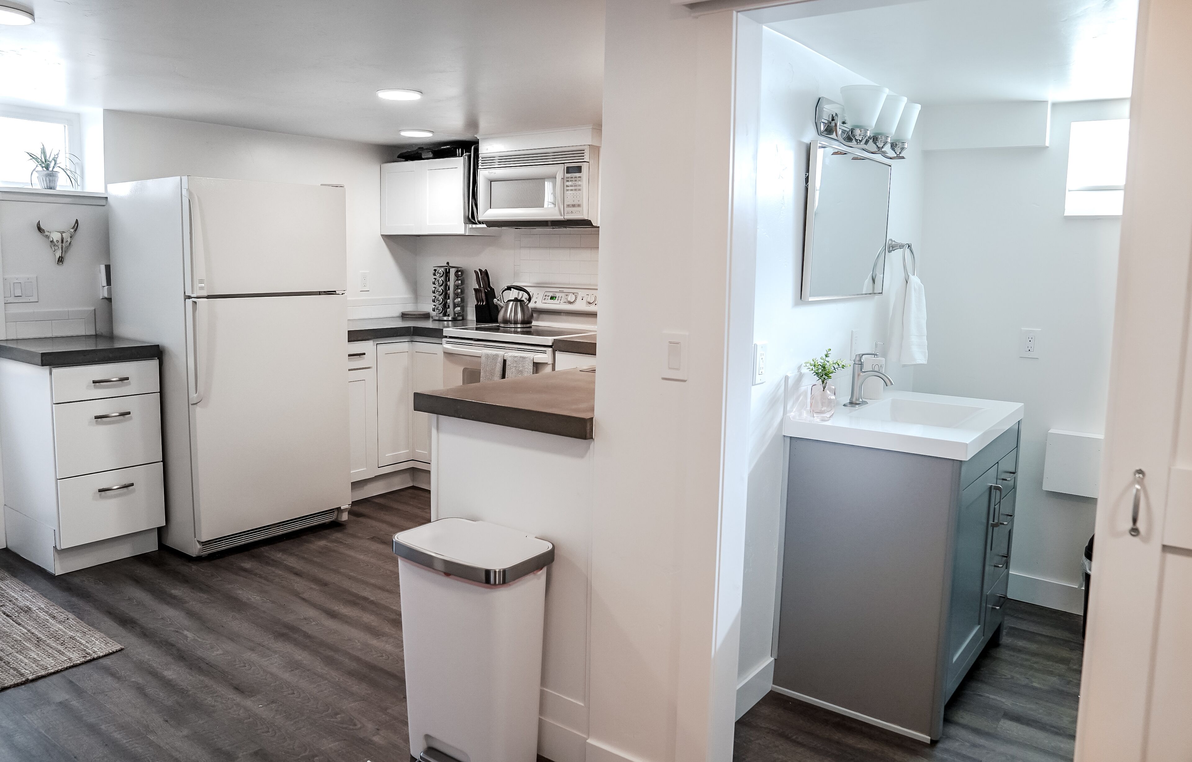 Refrigerador, microondas, horno, placa de cocina