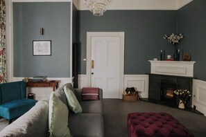 Smart TV, fireplace, books