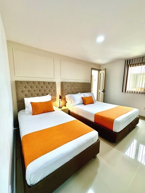 Standard Twin Room | Free WiFi, bed sheets - Hotel Café  Café Avenida (Armenia)