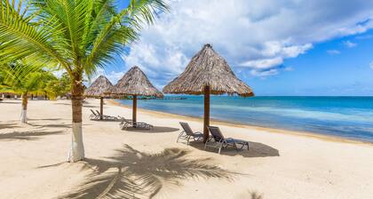 Pristine Bay Villa 1304 with large pool - 3 bedroom