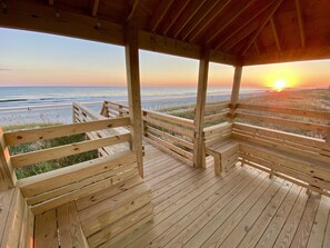 Property grounds - Ocean View Condo - Oceanside Beach Retreat (Atlantic Beach)