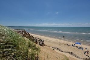 Beach nearby - Short Walk to Private Association Beach! (Eastham)