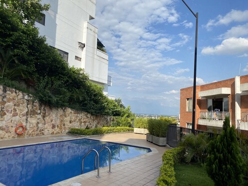 Entire business luxury accommodation chipichape!