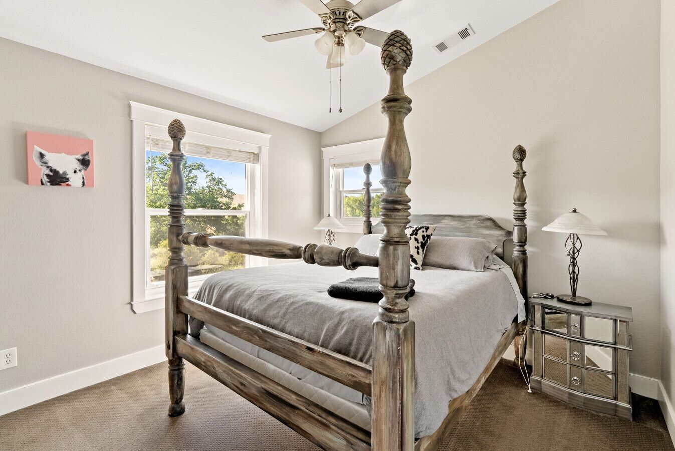 6 bedrooms, desk, iron/ironing board, free WiFi