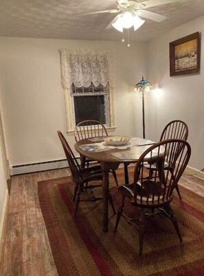 Dining - 2BR The Majestic Colonial Comforts at the Ellen Elizabeth Estates/ VERY SPACIOUS (Millbury)