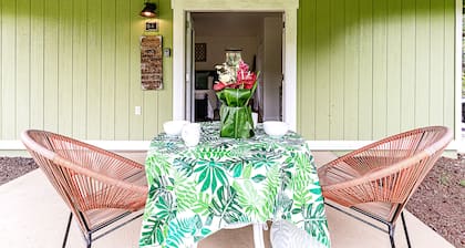 Jungle Studio - Cute and Cozy w/Queen Bed, Wifi, Full Bathroom