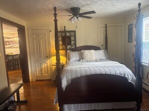 1 bedroom, WiFi - 1 bedrm, Worcester/Boston Central area @ Ellen Elizabeth Estates-Pvt Main Apt (Millbury)