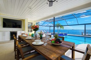 Outdoor dining