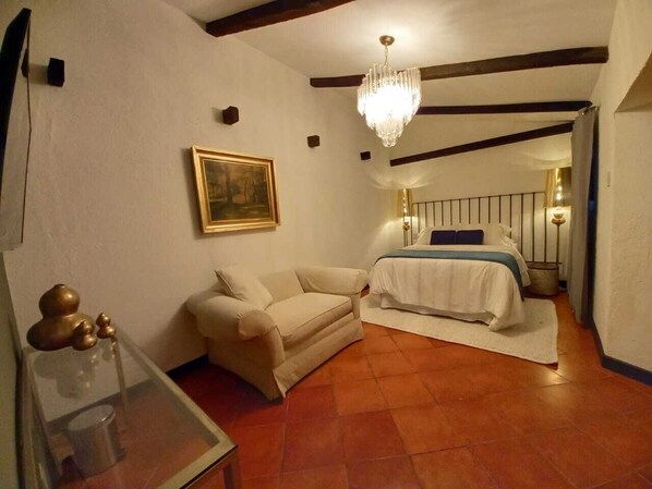 5 chambres, accès au Wi-Fi (inclus), literie fournie