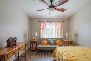 2 bedrooms, iron/ironing board, free WiFi, bed sheets