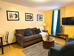 Traditioneel appartement | Woonruimte | Smart-tv