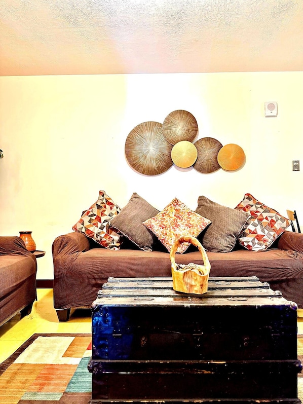 Traditional Apartment 3F | Living area | Smart TV