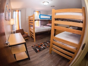 Traditional Apartment 4D | 1 bedroom, in-room safe, iron/ironing board, free WiFi