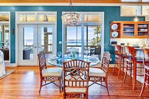 Dining - Flamingo Bay - Bay Front, St George Plantation, Pet Friendly! (st. George Island)