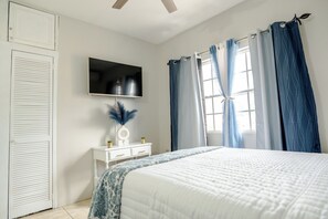 2 bedrooms, iron/ironing board, travel cot, free WiFi