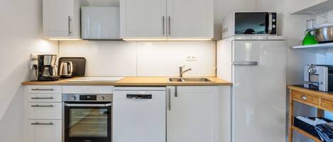 Fridge, microwave, oven, dishwasher