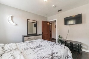 3 bedrooms, desk, free WiFi