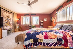 House, 3 Bedrooms | 3 bedrooms, laptop workspace, iron/ironing board, bed sheets - Mt Washington House (Colorado Springs)