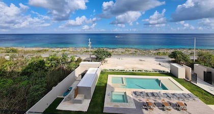 Oceanview Luxury Beachfront Apartment