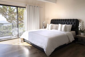 4 bedrooms, desk, free WiFi, bed sheets