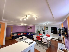 Interior - Cosy apartment for 5 people with WIFI, TV and patio (Gloggnitz)