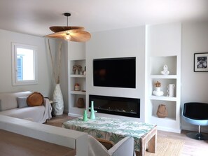 Télévision à écran plat