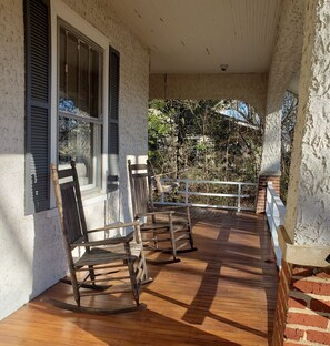 Terrace/patio - Historic 3BR Bungalow in the Town of Appomattox (Appomattox)