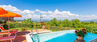 Private Villa with private pool, A/C, WIFI, TV, patio, pets allowed, panoramic view, parking
