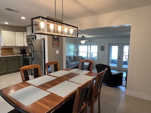 Dining - Lakeside Retreat with Dock/Porch/Firepit/Beach (Fort McCoy)