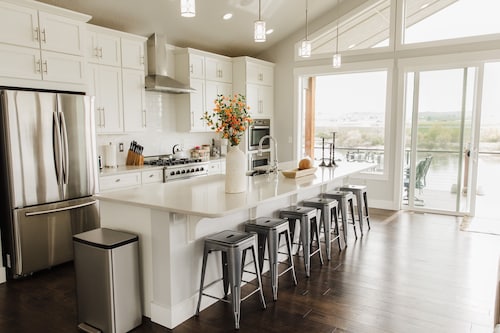 Stunning Riverfront home- River access with Hot Tub & Game Room!