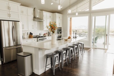 Stunning Riverfront home- River access with Hot Tub & Game Room!