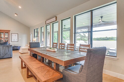 Dock & Game Room: Alvarado Lake Getaway!
