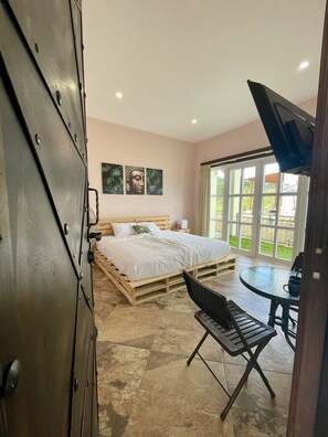 1 habitación, escritorio, wifi gratis y ropa de cama 