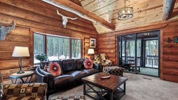 Smart TV, fireplace, DVD player, table tennis