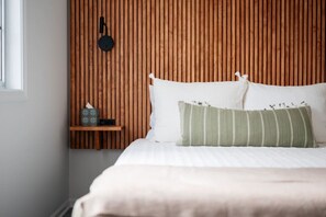 3 Schlafzimmer, Schreibtisch, Bügeleisen/Bügelbrett, Reisekinderbett