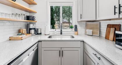 Japandi 3BD Townhome Downtown Beach Wineries