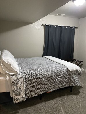 1 habitación, tabla de planchar con plancha, wifi gratis y ropa de cama 
