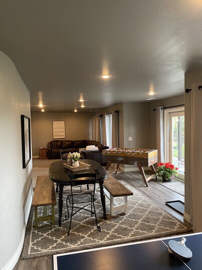 Airconditioned 1bd/1ba with kitchenette and Mountain views and private entry!