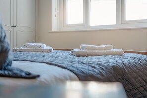 2 bedrooms, iron/ironing board, travel cot, WiFi