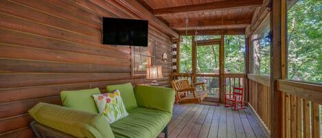 Smart TV, fireplace, DVD player