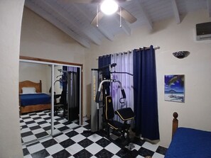 Fitness facility - #6 One Bedroom with AC and Bathroom - 10 Minutes from two beaches (Tortola)