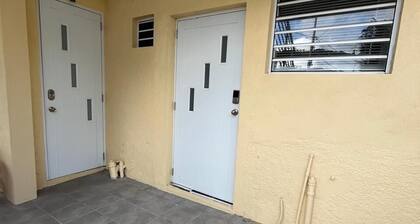 #4 One Studio with AC and Bathroom - 10 Minutes from two beaches