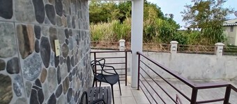 #6 One Bedroom with AC and Bathroom - 10 Minutes from two beaches