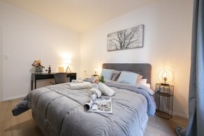 1 soverom, skrivebord, strykejern/-brett og wi-fi (inkludert)