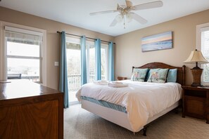 4 bedrooms, desk, iron/ironing board, free WiFi - ★Updated OBX Beach House w/Ocean Views, Walk to the Beach MP7.5 & Pet Friendly★ (Kill Devil Hills)